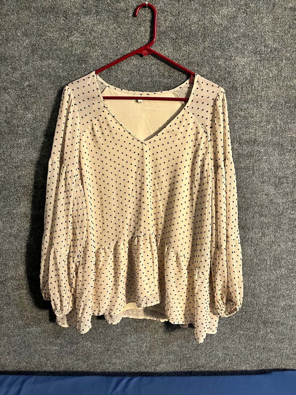 Maurices Polka Dot Blouse Size 0X Beige Black Long Sleeve 003-166
